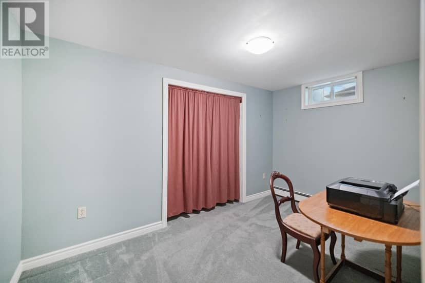 19 Marjorie Crescent — photo 37 of 40
