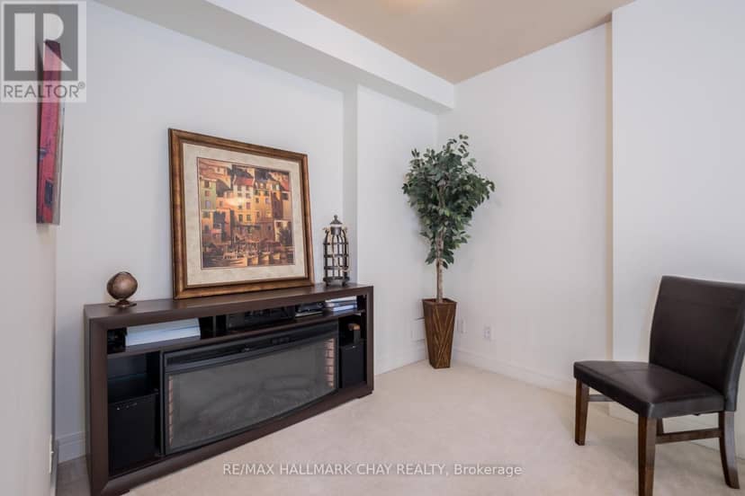 310 - 2 Toronto Street — photo 14 of 26
