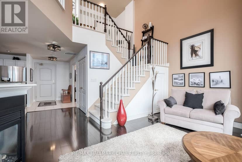 310 - 2 Toronto Street — photo 18 of 26