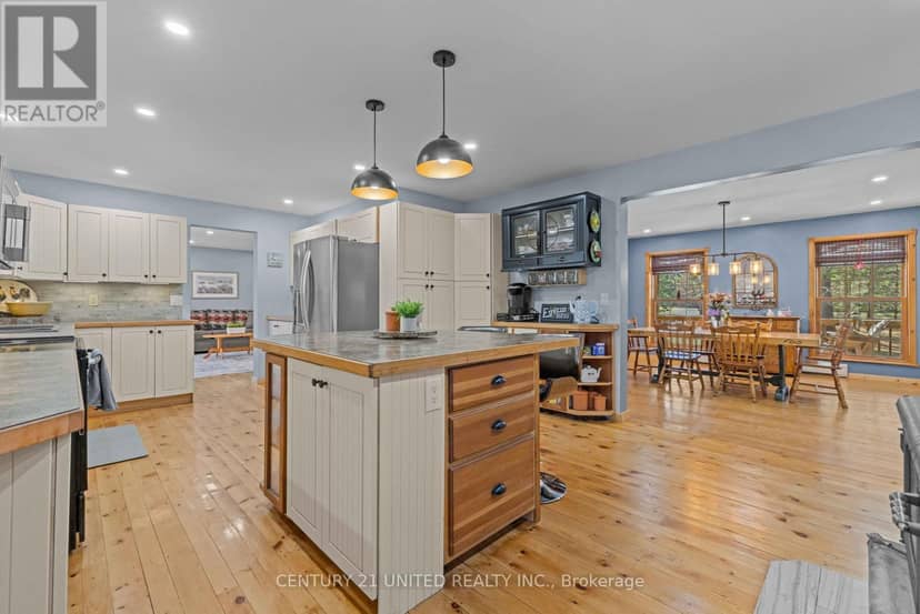 28 Van Luven Lane — photo 9 of 40