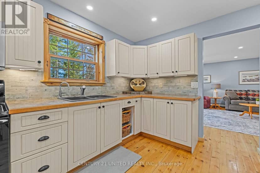 28 Van Luven Lane — photo 11 of 40