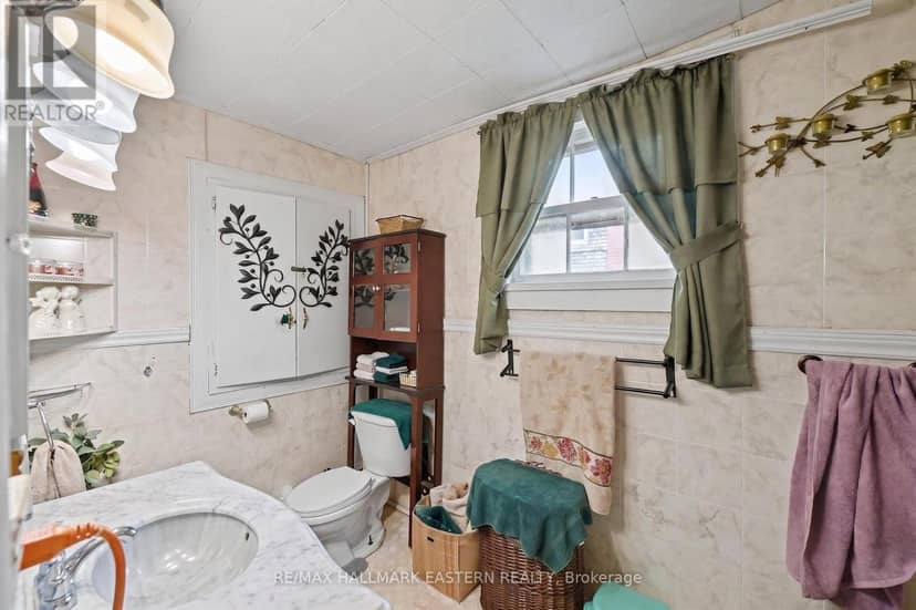 16 Holloway Street — photo 13 of 33