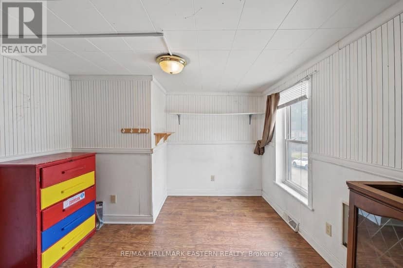 16 Holloway Street — photo 19 of 33