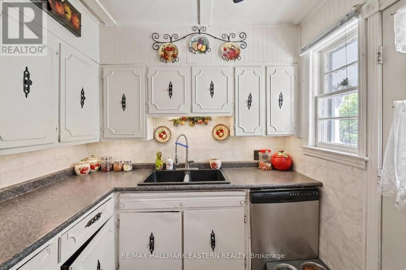 16 Holloway Street — photo 6 of 33