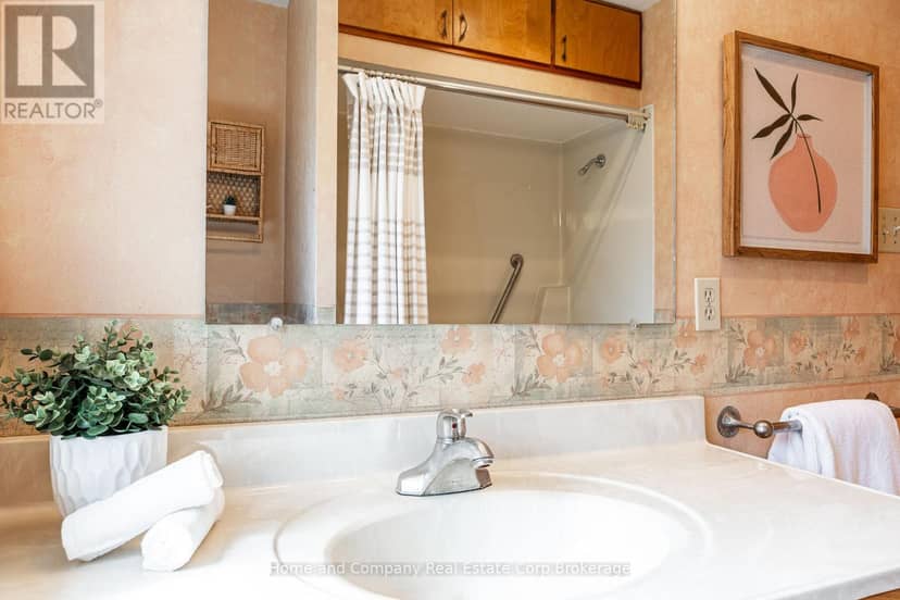 354 West Gore Street — photo 21 of 39