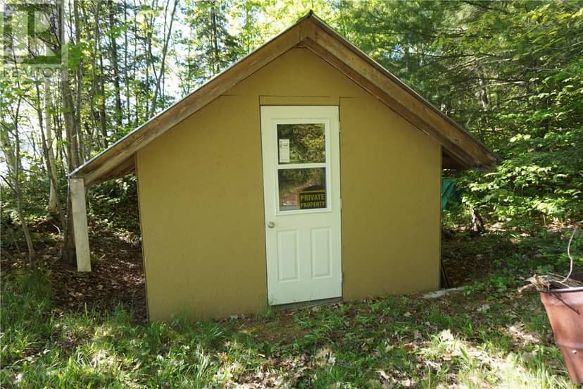 102 Maplegrove Island — photo 15 of 28