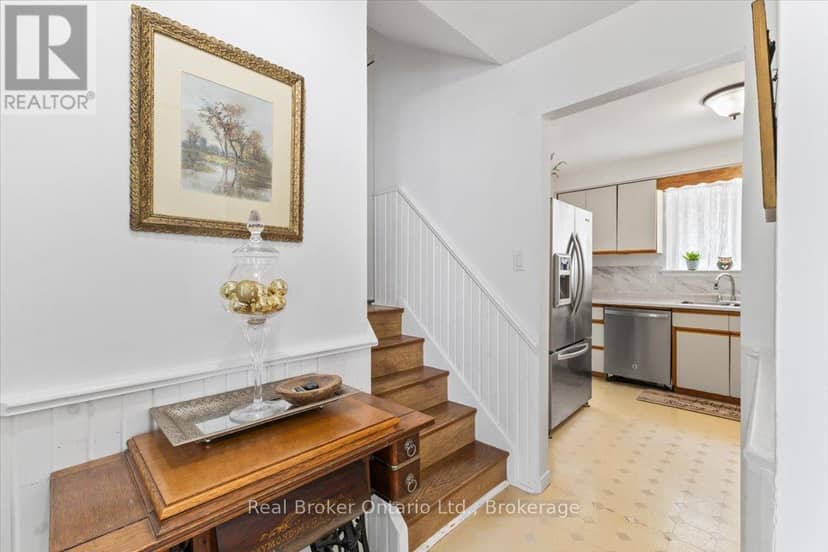 109 Miller Crescent — photo 5 of 32