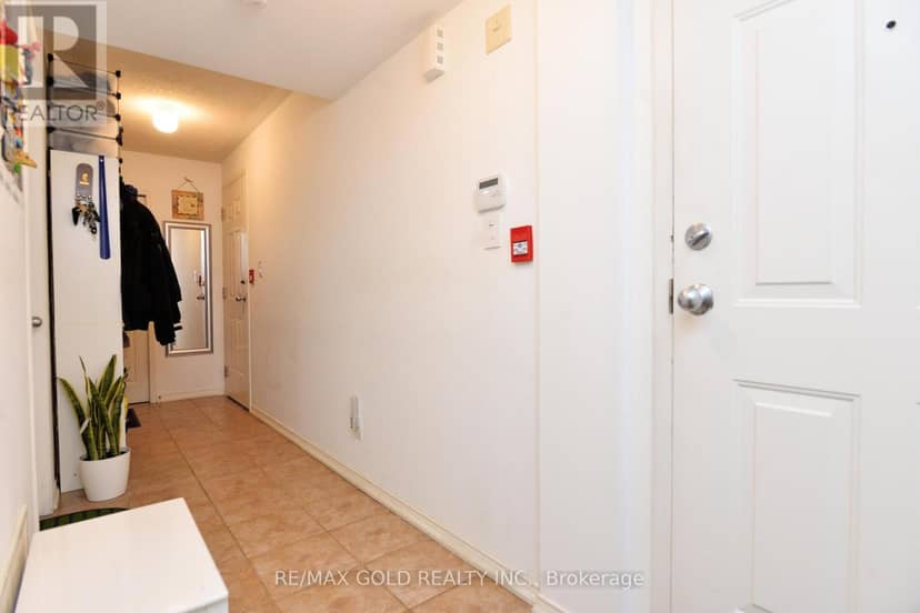 26 - 671A Warden Avenue — photo 6 of 30