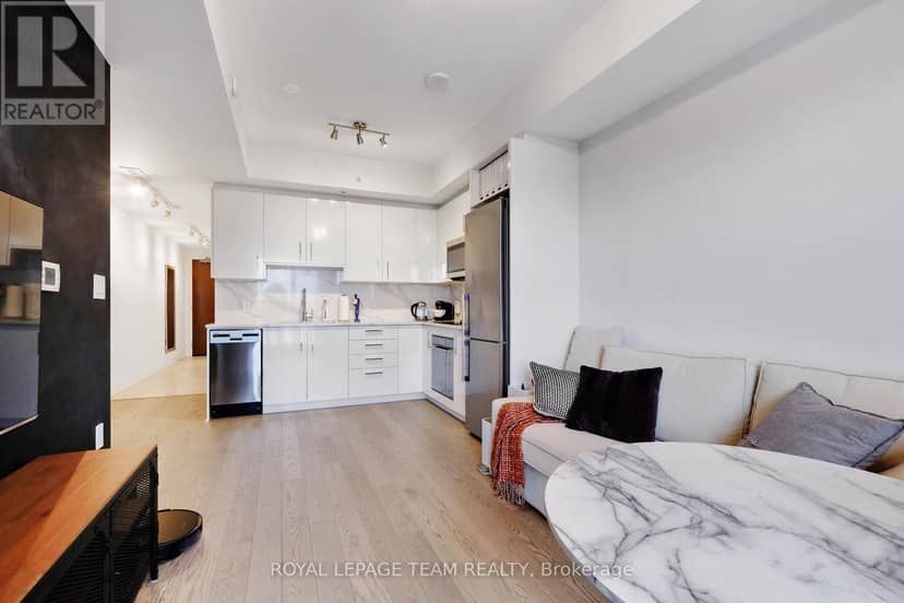 1508 - 805 Carling Avenue — photo 10 of 29
