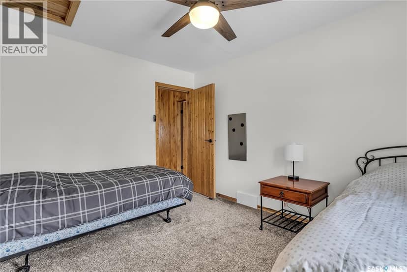 108 Iroquois DRIVE — photo 33 of 40