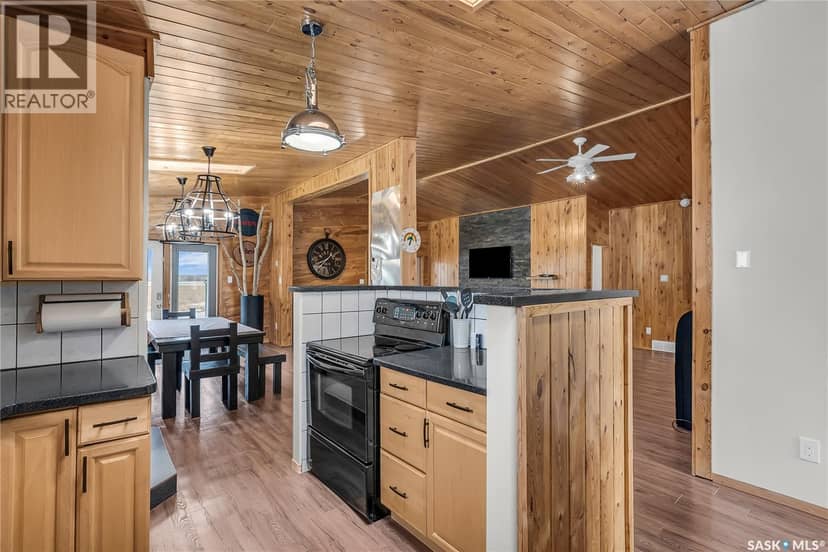 108 Iroquois DRIVE — photo 4 of 40