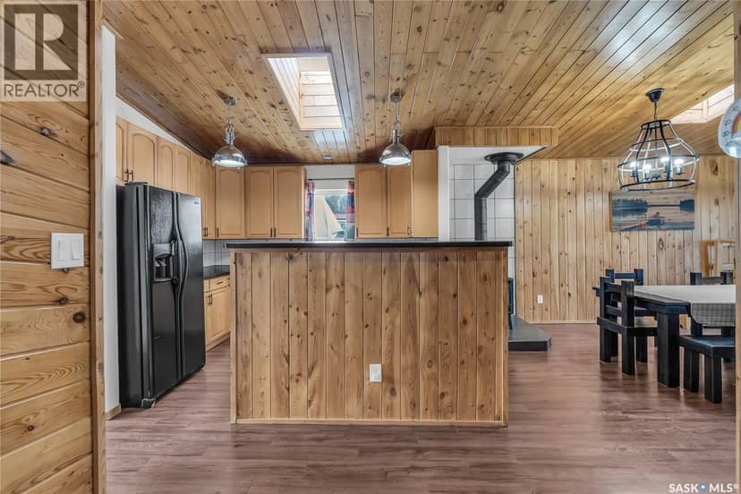 108 Iroquois DRIVE — photo 7 of 40