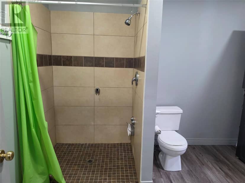 325 Main Street — photo 15 of 32
