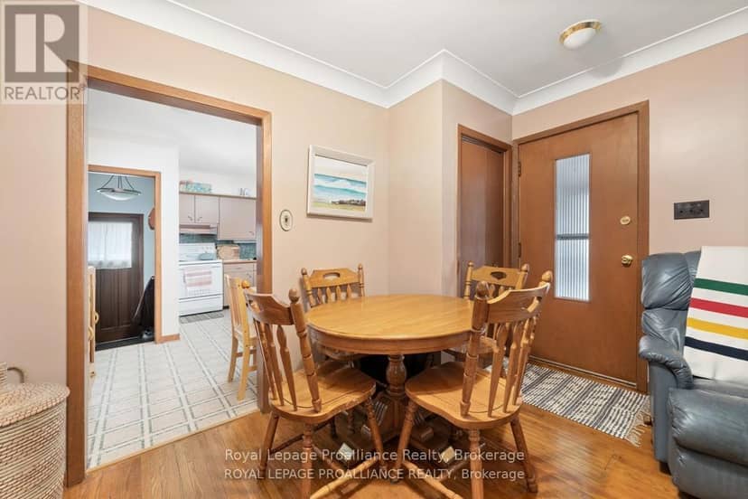 40 Mayne Lane — photo 11 of 28