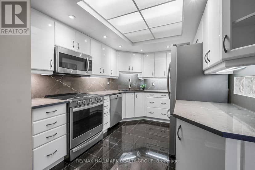 1404 - 160 George Street — photo 14 of 40