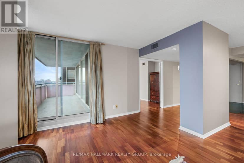 1404 - 160 George Street — photo 31 of 40