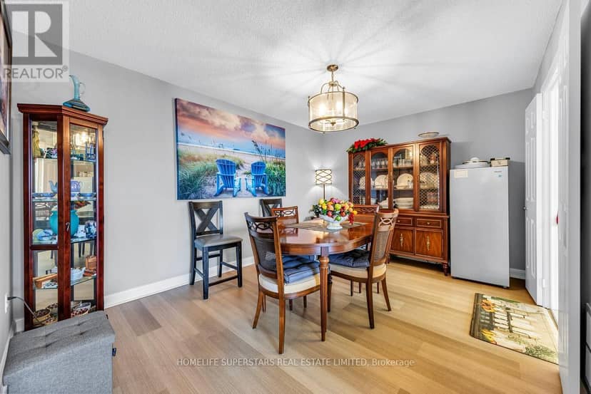 907 - 24 Hanover Road — photo 5 of 16
