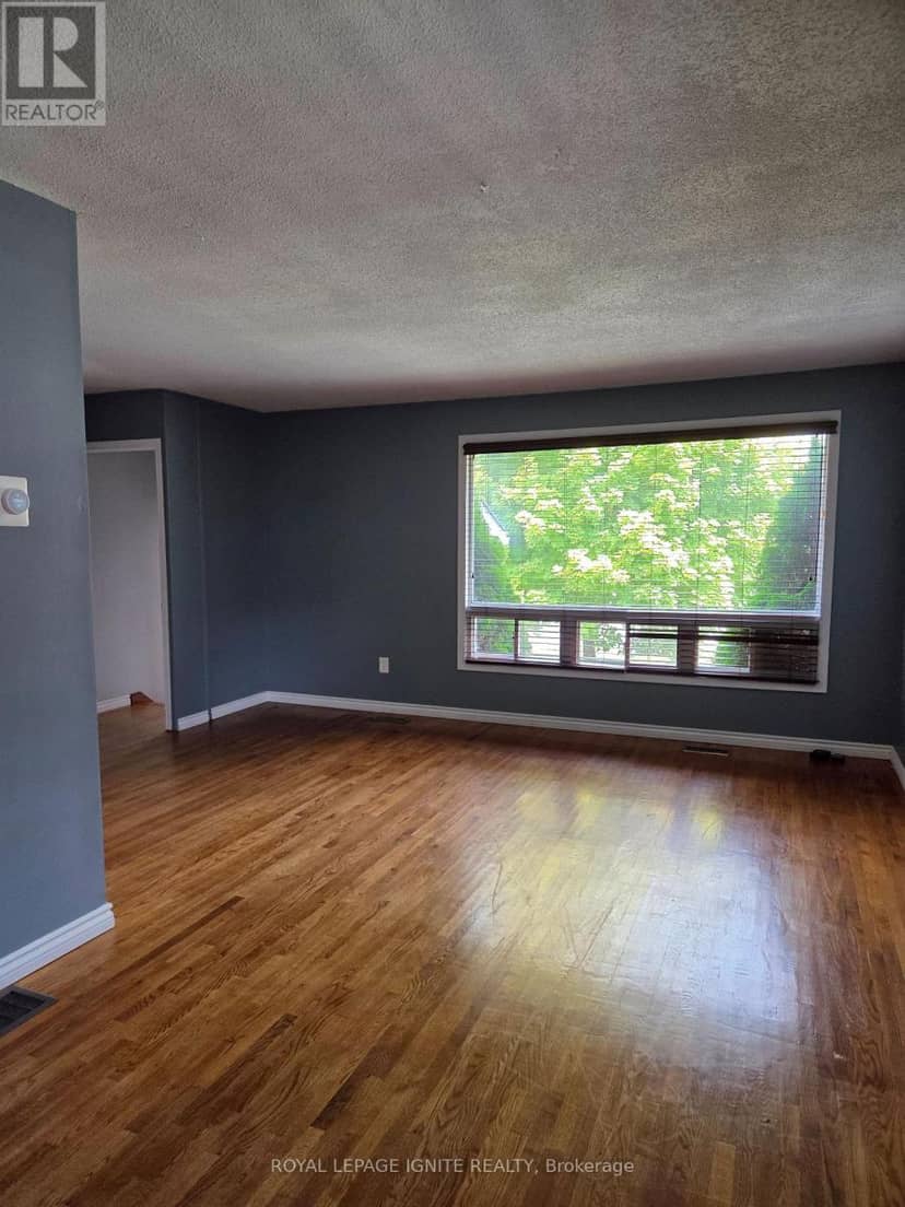 947 Southlawn Drive — photo 3 of 23