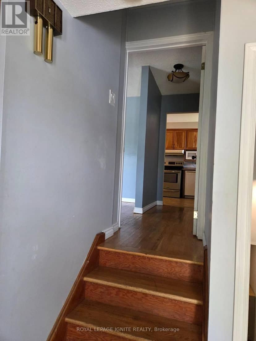 947 Southlawn Drive — photo 4 of 23