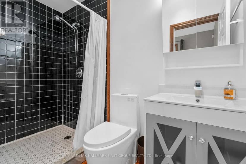 177 Niagara Boulevard — photo 14 of 19