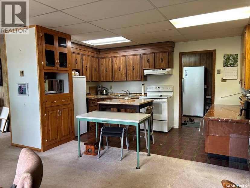 829 King STREET, Estevan, photo 2