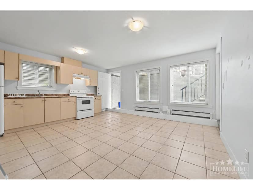 Basement 6125 148 STREET, Surrey, photo 2