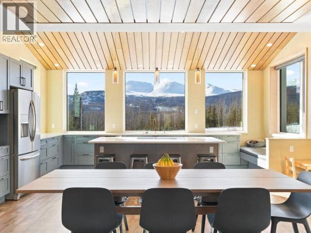 84 Orion Crescent — photo 12 of 40