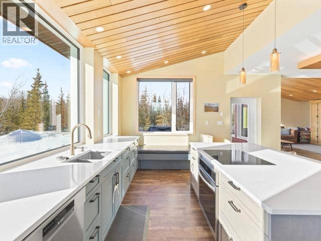 84 Orion Crescent — photo 9 of 40