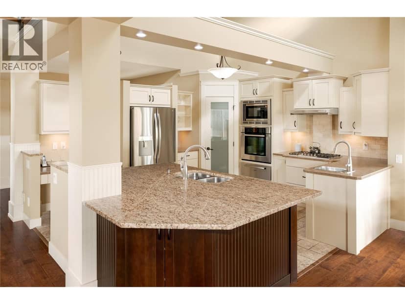 451 Cadder Avenue, Kelowna, photo 2