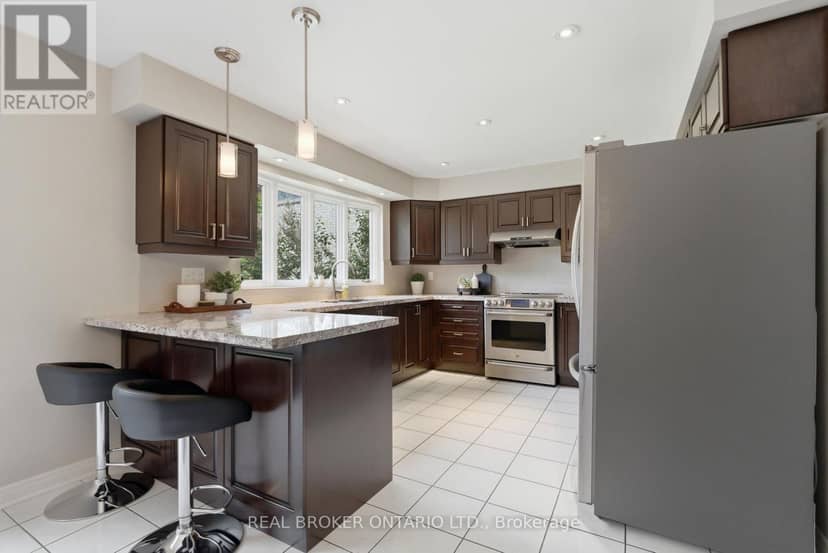 2205 Shaftesbury Court — photo 15 of 40