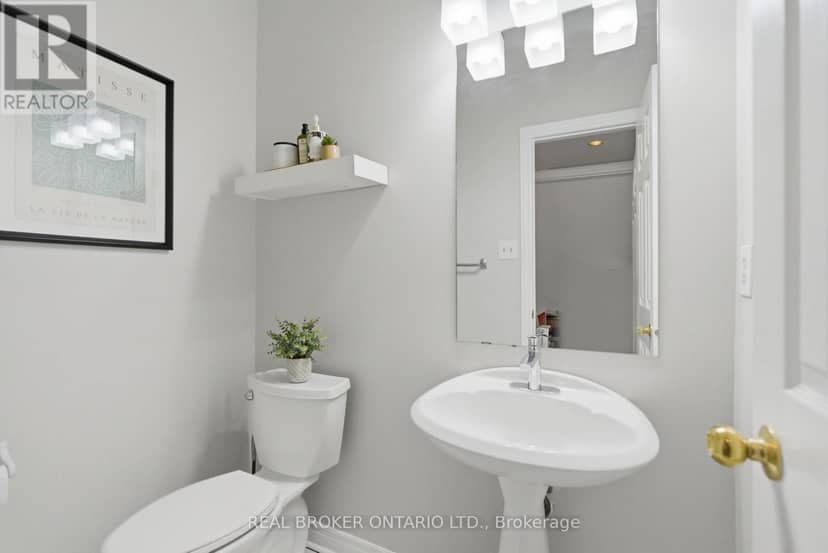 2205 Shaftesbury Court — photo 23 of 40