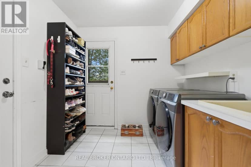 2205 Shaftesbury Court — photo 24 of 40