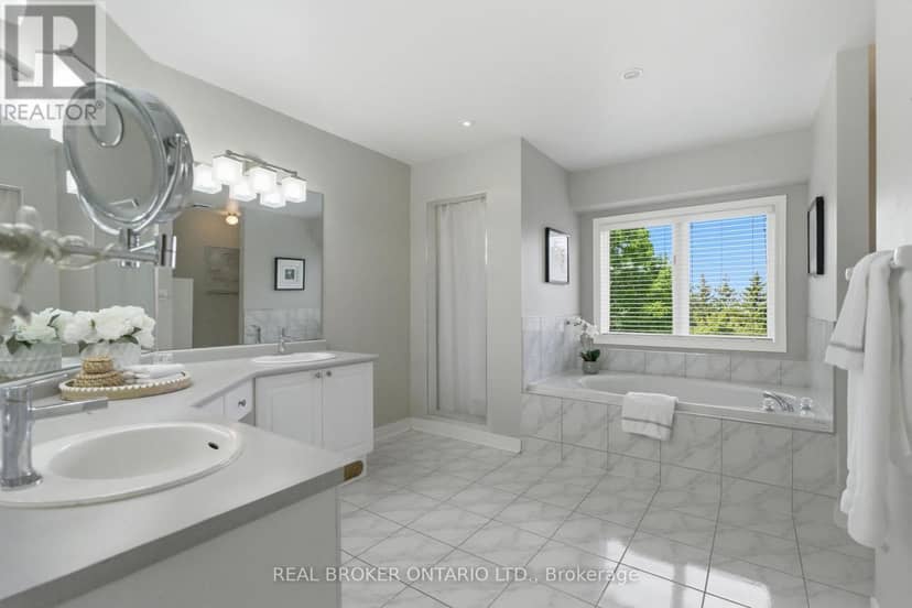 2205 Shaftesbury Court — photo 30 of 40