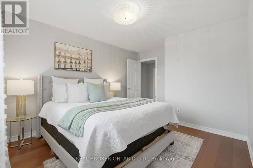 2205 Shaftesbury Court — photo 31 of 40