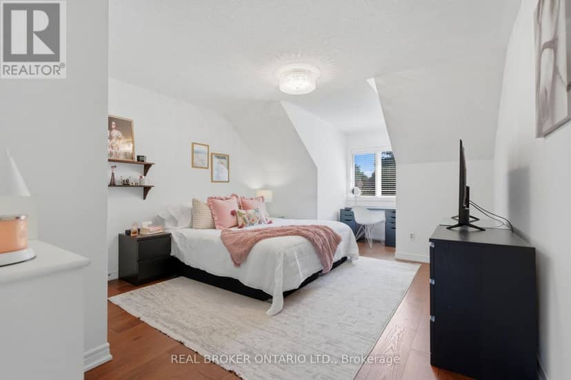 2205 Shaftesbury Court — photo 39 of 40