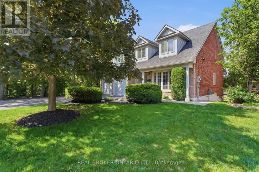 2205 Shaftesbury Court — photo 4 of 40