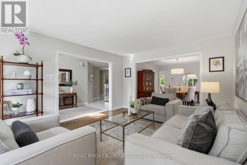 2205 Shaftesbury Court — photo 9 of 40