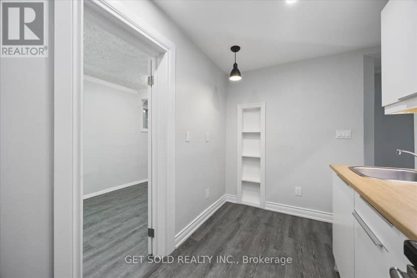 1089-1091 Dovercourt Road — photo 15 of 19