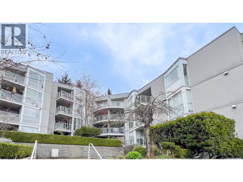 205 8430 Jellicoe Street, Vancouver, photo 2
