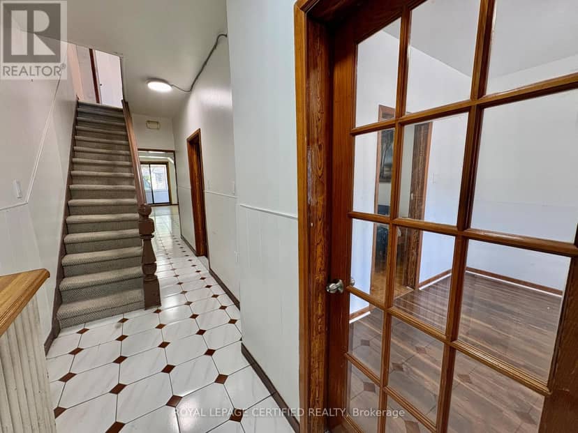 36 Mitchell Avenue — photo 2 of 29
