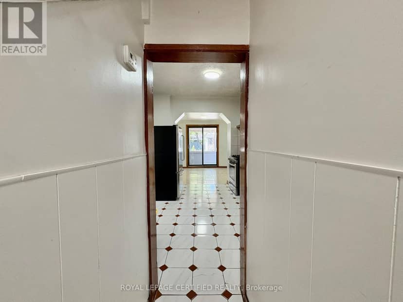 36 Mitchell Avenue — photo 4 of 29