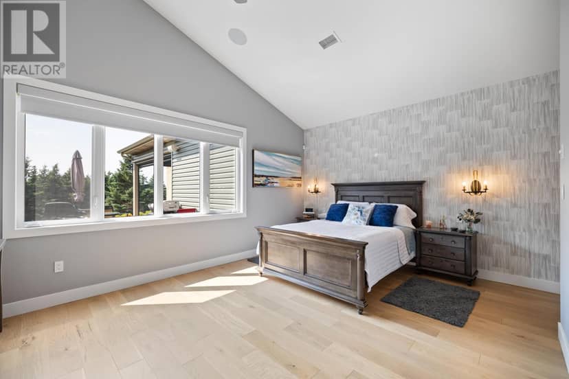 131 Bayview Drive — photo 18 of 40
