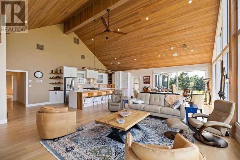 131 Bayview Drive — photo 8 of 40