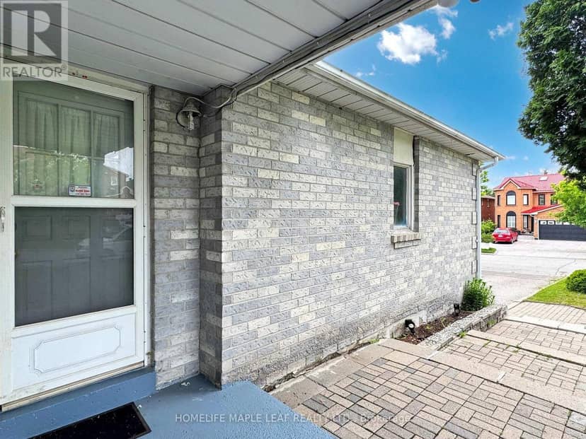 39 Lamay Crescent — photo 4 of 40