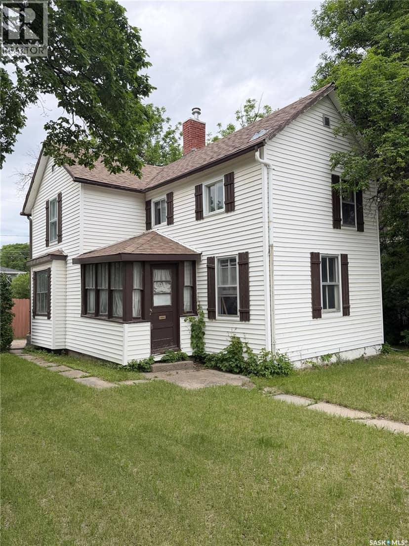 233 Herbert STREET E — photo 1 of 18