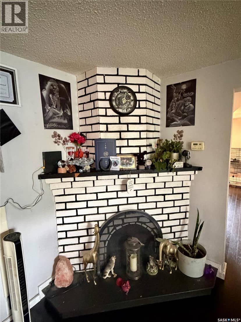 233 Herbert STREET E — photo 8 of 18