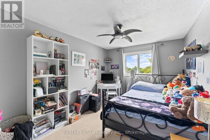 13 Eva Street — photo 15 of 40