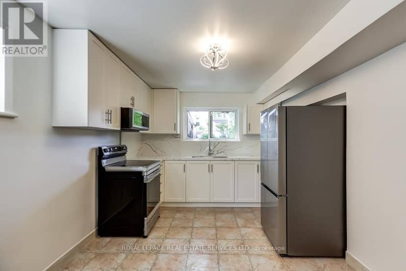 38 Jellicoe Avenue — photo 28 of 40