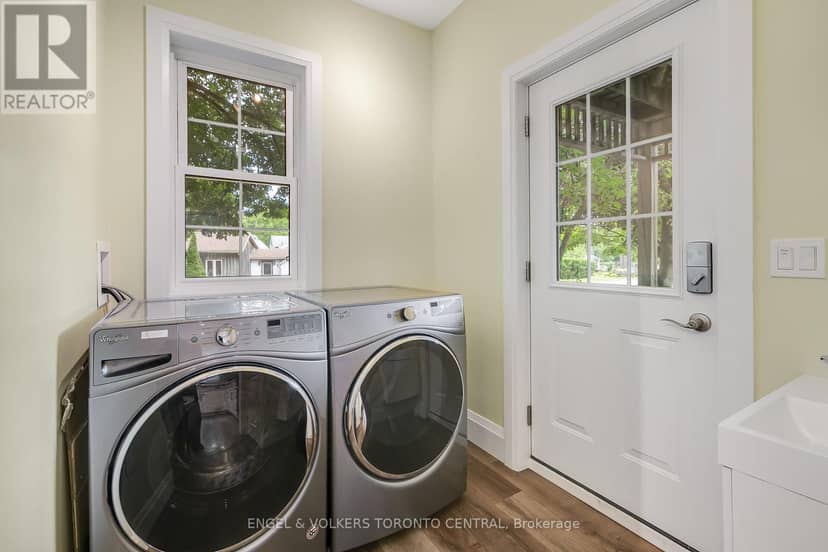 125 Richardson Street — photo 27 of 40