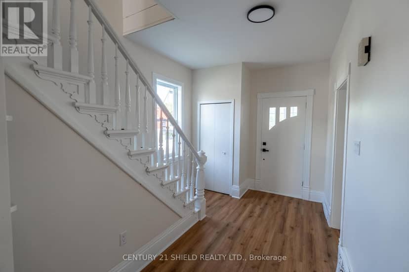 18491 Hughie Munro Street, North Glengarry, photo 3